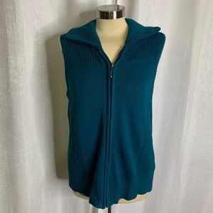 Christoper and banks sleeveless vest